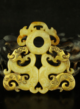 精工雕刻把件新疆和田玉送证书