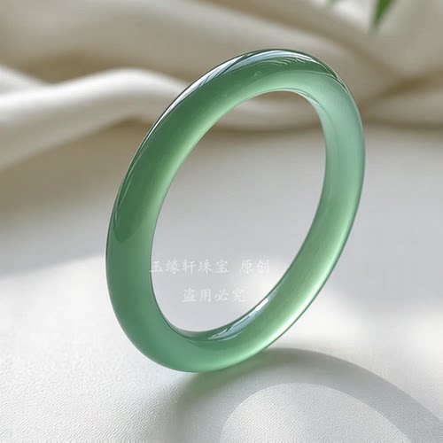 宛玉尊天然玛瑙冰种油青圆条手镯