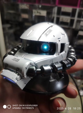 扎古头可动眼车载USB加灯成品震动方案现货 喷涂高达模型汽车摆件