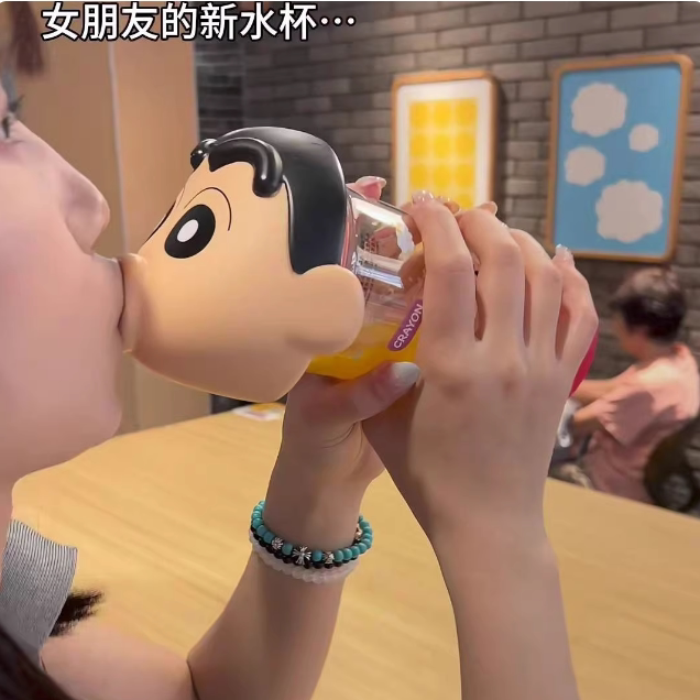 新款蜡笔小新嘟嘟嘴水杯