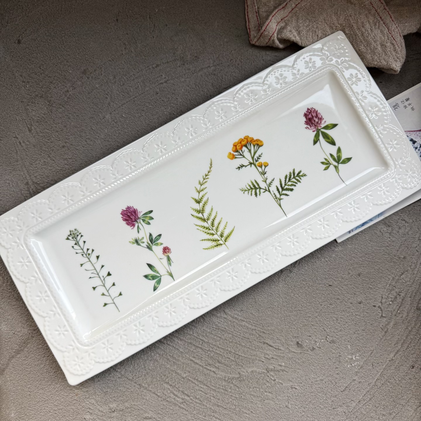 法式浪漫小花草树法式蕾丝边陶瓷餐具长方盘点心盘寿司盘果盘釉下