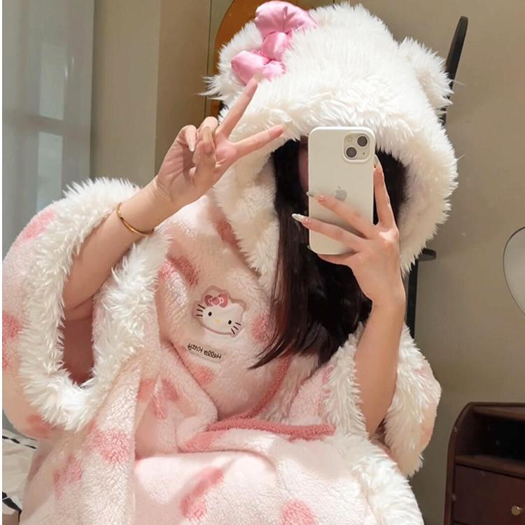 粉色凯蒂猫睡衣冬季新款少女甜美风斗篷毛绒女士家居服珊瑚绒睡袍