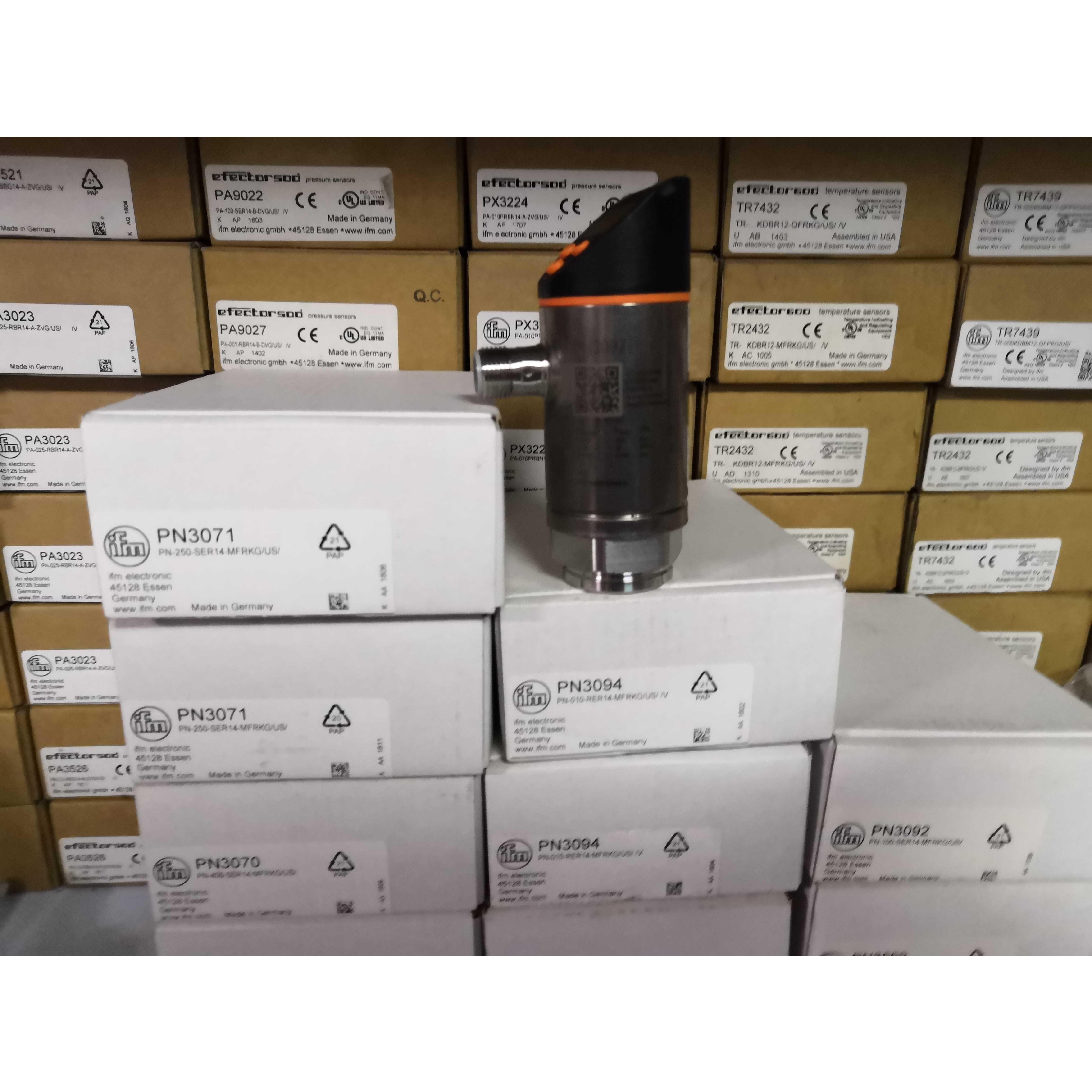议价IFM PN3070 PN3071 PN3093 PN3092 PN3094压力开关