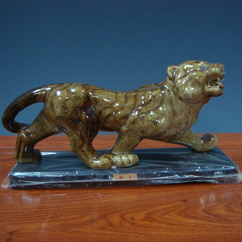 景德镇陶瓷器名家大师熊钢如作品生肖虎瓷雕客厅办公室艺术品摆件