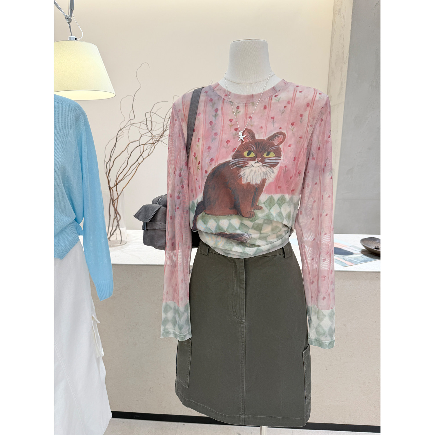 小哲 休闲风猫咪印花撞色长袖T恤女圆领网纱拼接百搭防晒上衣罩衫