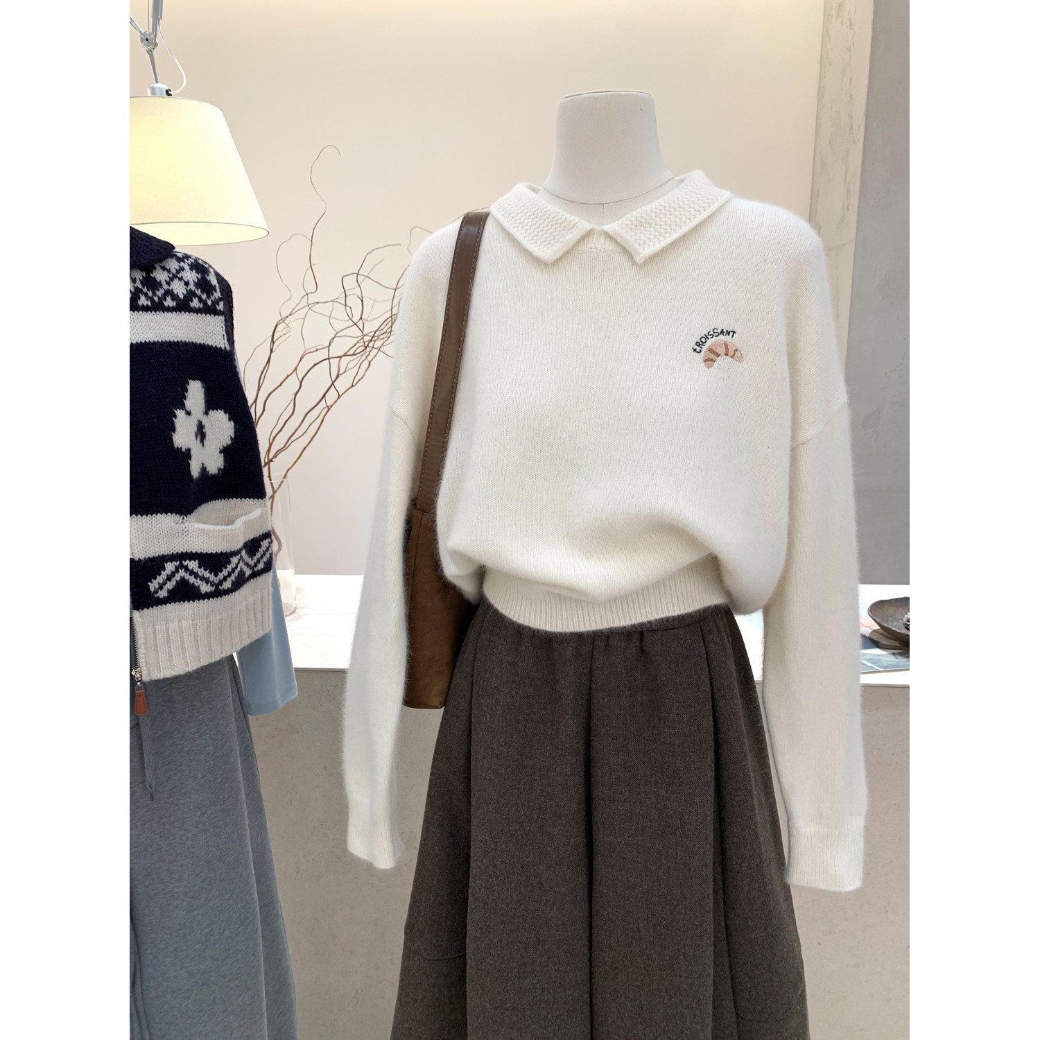 翻领刺绣针织毛衣秋冬宽松上衣