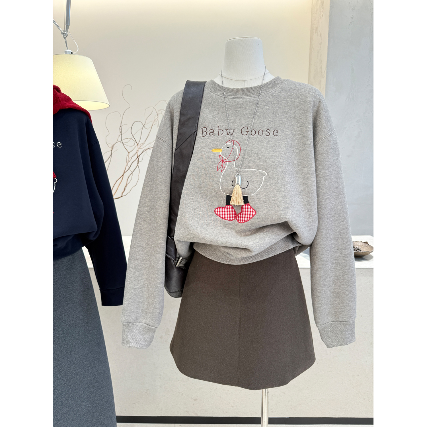 小哲 韩版圆领卡通刺绣加绒卫衣女求秋季新款宽松长袖套头上衣