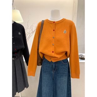 小哲 韩系圣诞树钉珠刺绣圆领针织开衫女宽松彩色扣子毛衣外套