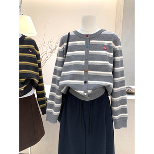 小哲 女宽松彩色系扣毛衣外套 韩系复古小马刺绣条纹拼色针织开衫