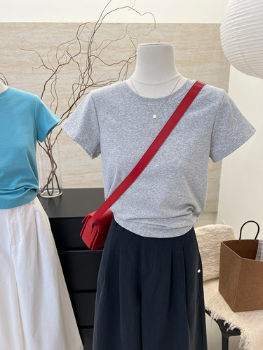 简约休闲圆领棉Tee短袖t恤女