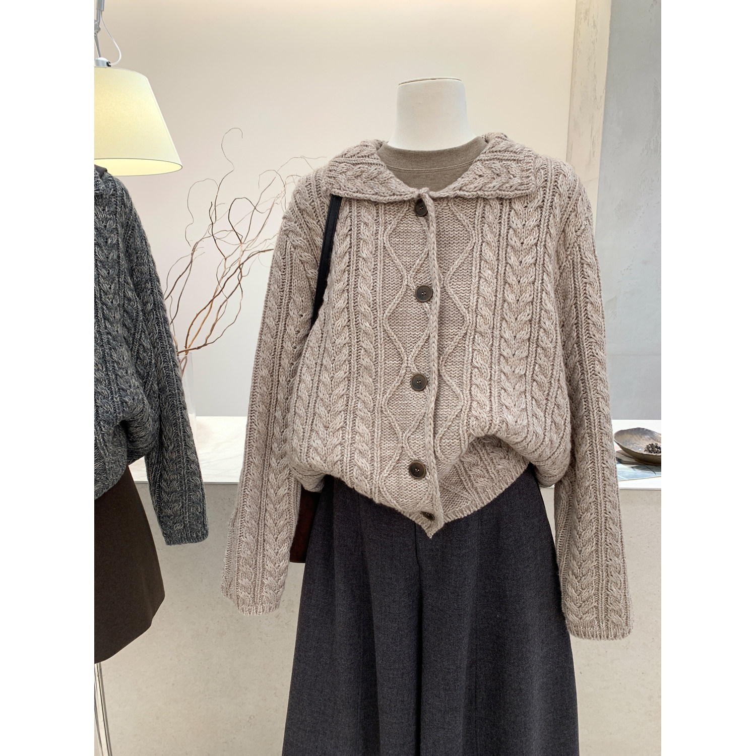 韩系翻领绞花针织毛衣开衫外套