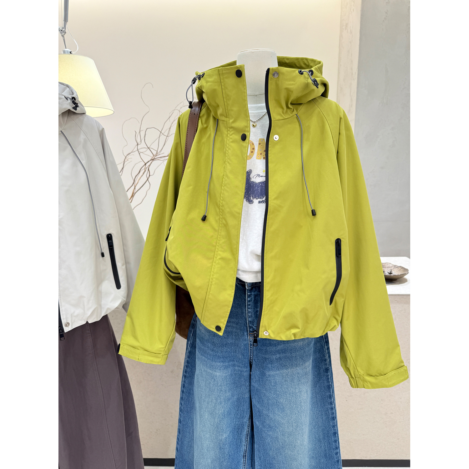 2025秋季新款连帽冲锋衣纯色夹克