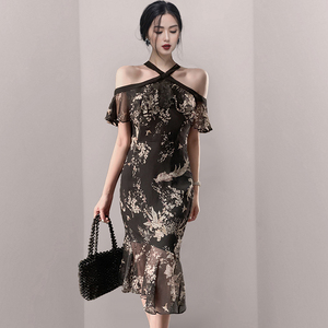 RM21789#夏装新款名媛女装性感露肩挂脖荷叶边印花修身显瘦连衣裙