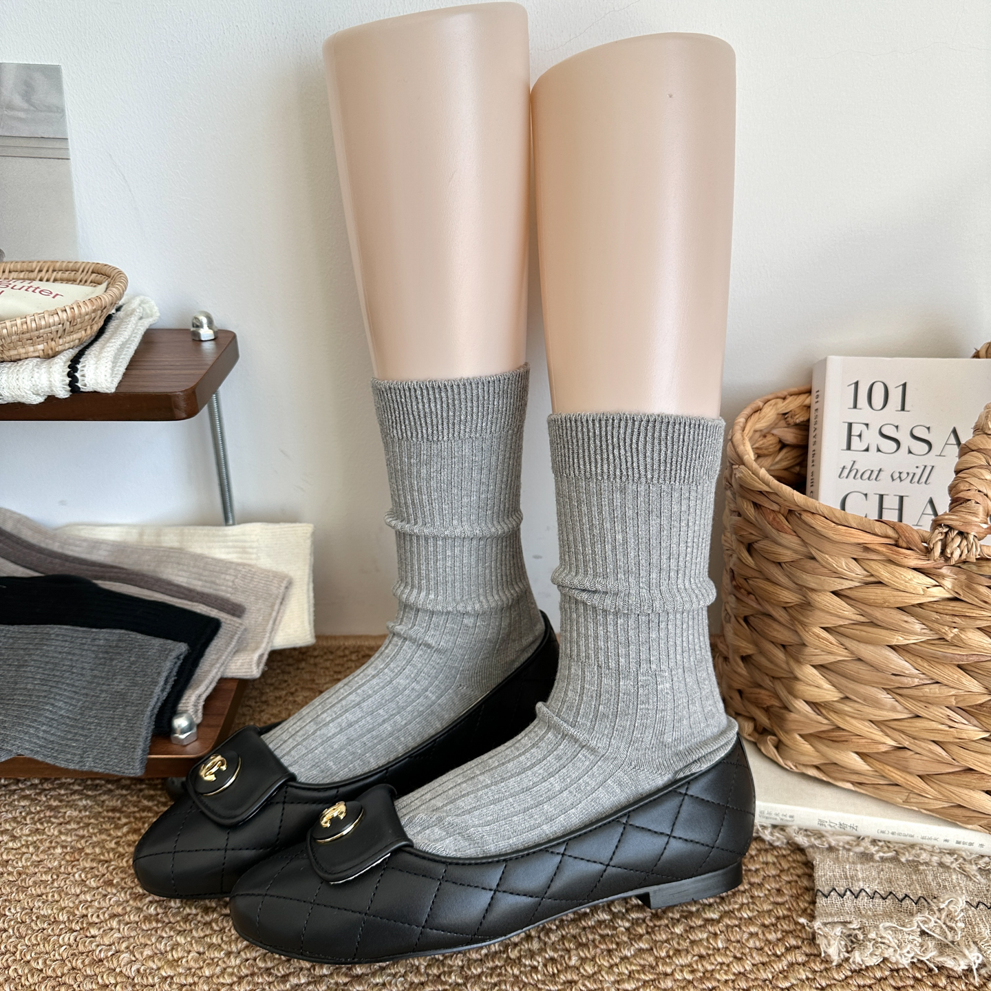 浅灰色秋冬袜子女粗线针织堆堆袜配小皮鞋格雷系中筒压力小腿慵懒