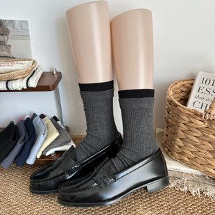 黑灰色拼接中筒袜女春秋款 简约百搭显瘦短袜子 撞色竖条纹2025新款