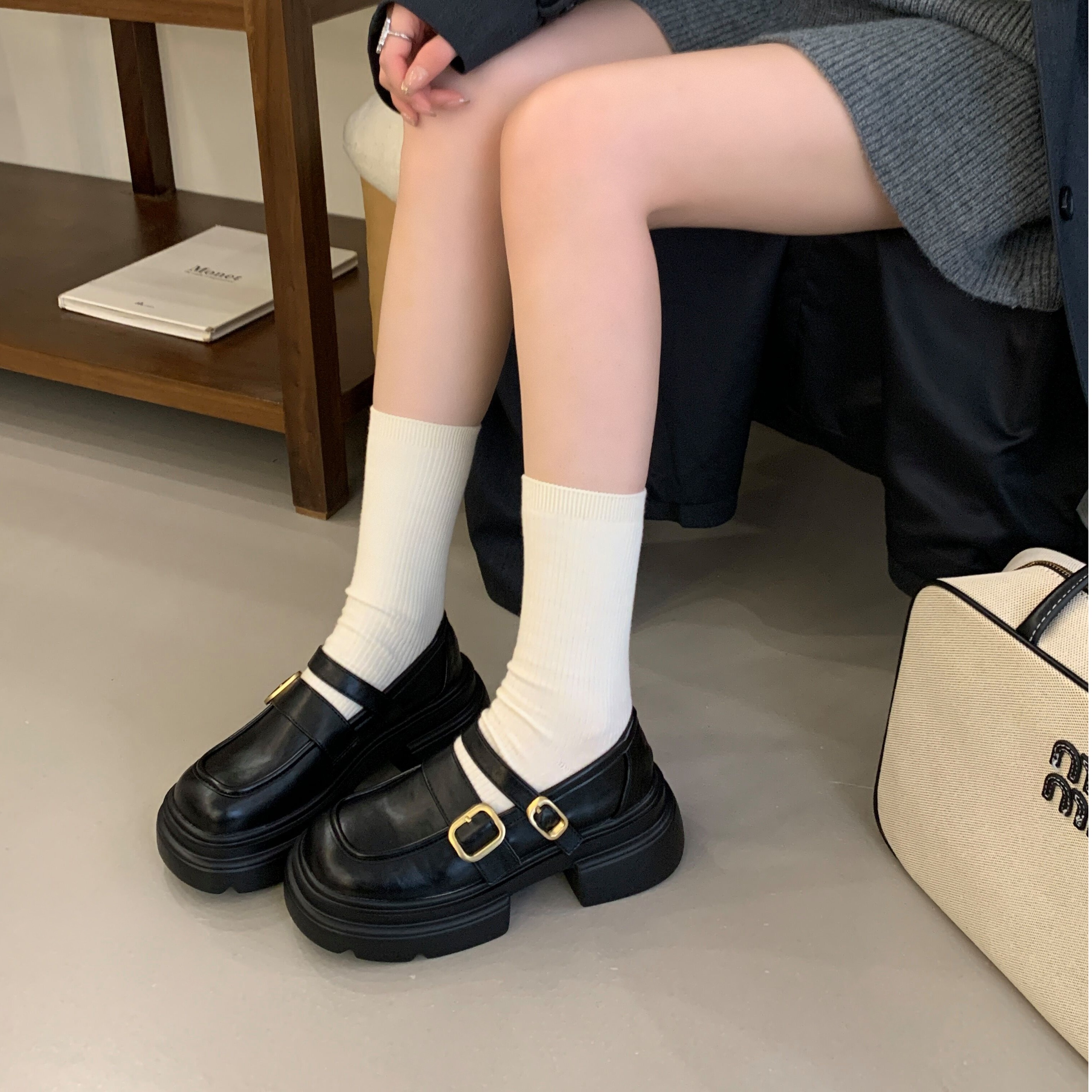 英伦学院风单鞋时尚复古粗跟乐福鞋皮带扣黑色秋冬新厚底女小皮鞋