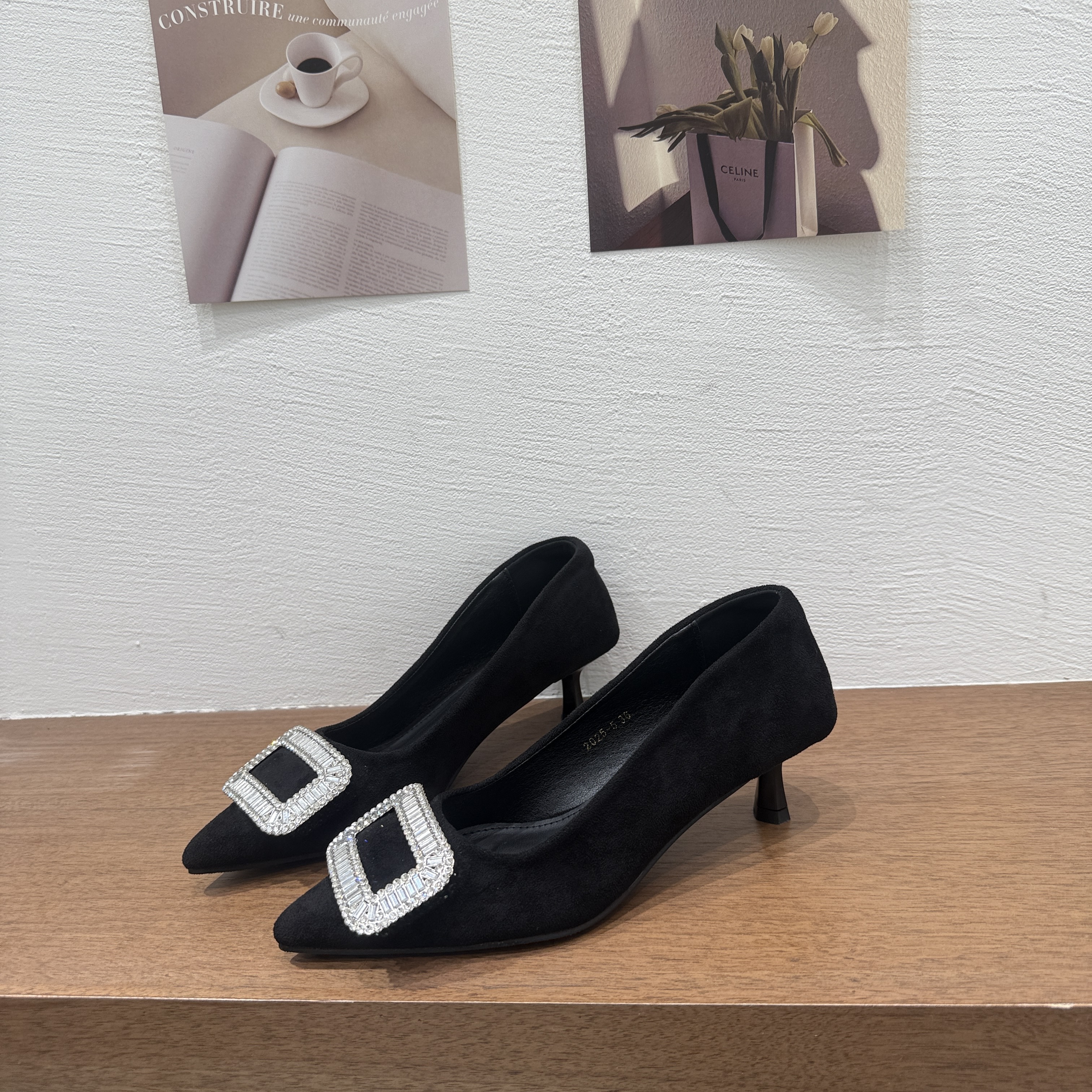 2026春季气质尖头水钻方扣单鞋INS女浅口通勤法式时尚高跟鞋