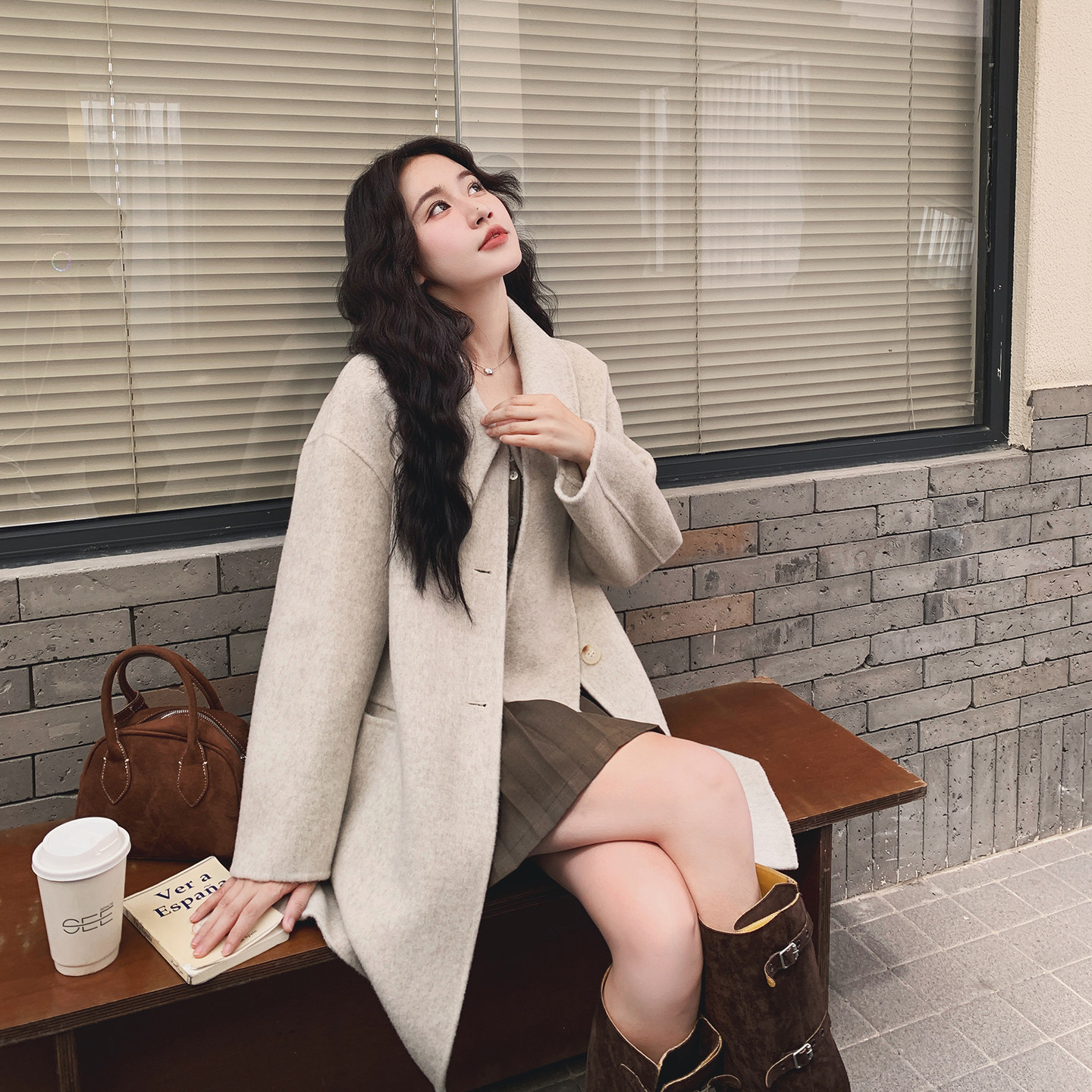 燕麦色连帽减龄双面呢羊绒大衣女2025秋冬新款韩版高级感毛呢外套图片