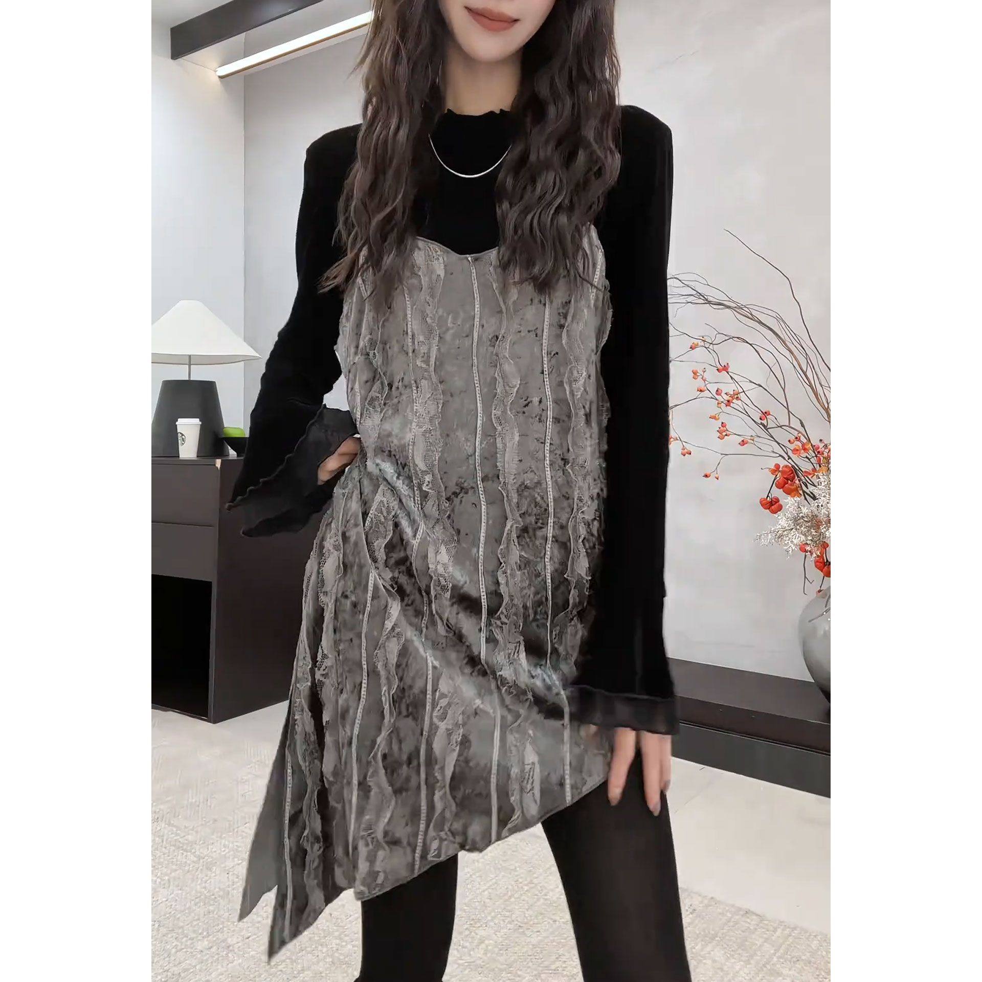 韩系时尚休闲百搭吊带裙2026春季新款洋气不规则显瘦V领丝绒裙子,女装/女士精品,连衣裙,淘宝优惠券,粉丝福利购,淘宝优惠卷