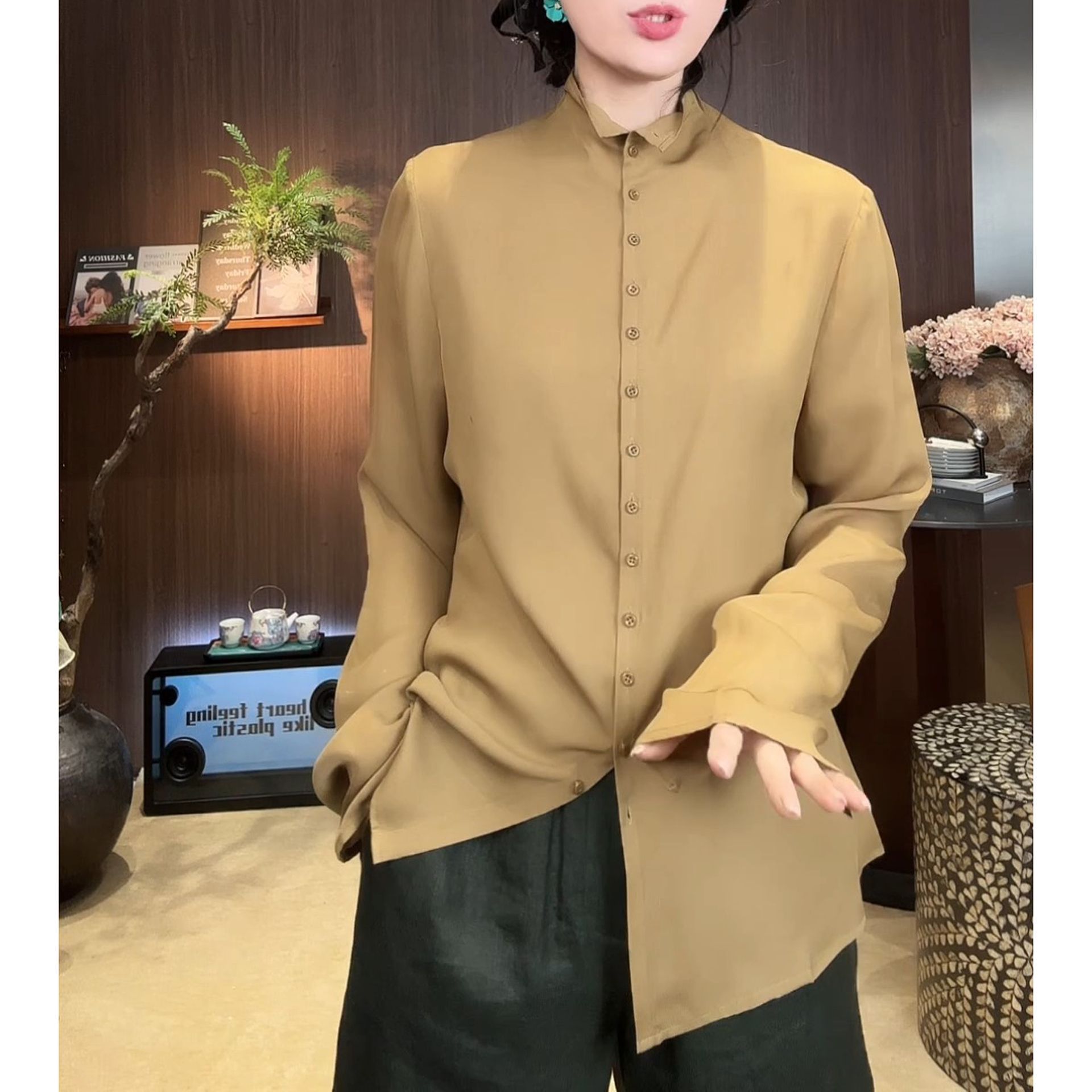 2025春季新款韩版简约长袖立领衬衫女时尚慵懒感纯色拼接小衫上衣