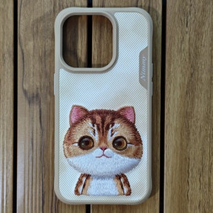max 卡通刺绣轻奢华全包边硅胶软壳手机保护套可爱小猫咪 Pro 适用苹果iPhone15