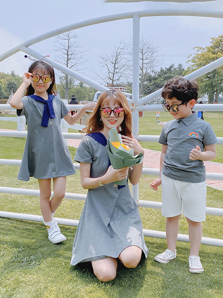 3인 4인 가족을 위한 스트리트 스타일 부모자식 의상 2024 새로운 트렌디한 하이엔드 모자 여름옷 서양식 모자 드레스