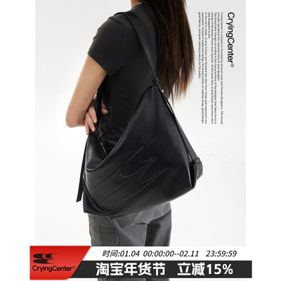 CryingCenter大容量油蜡皮斜跨包