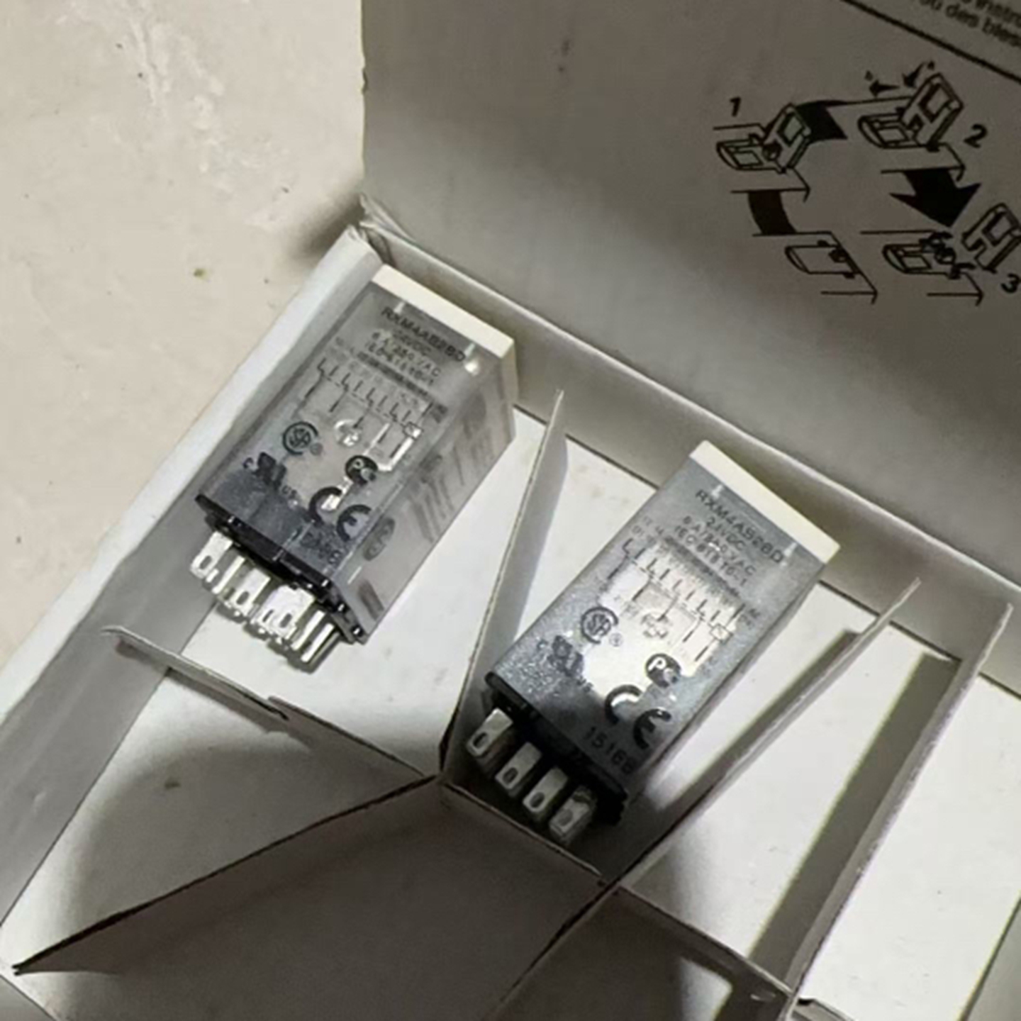 RXM2LB2BD小型8脚/交直流继电器