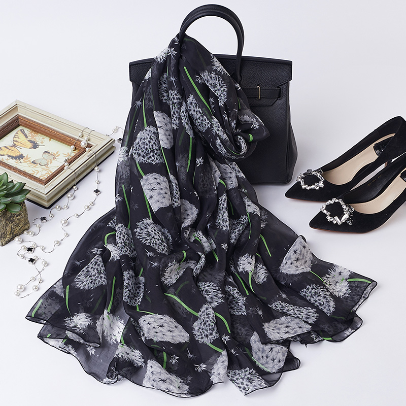 桑蚕丝丝巾碎花真丝围巾杭州丝绸百搭披肩长款纱巾女士春秋冬季