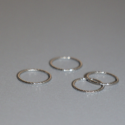 s925精致细闪肌理感纯银素圈戒指