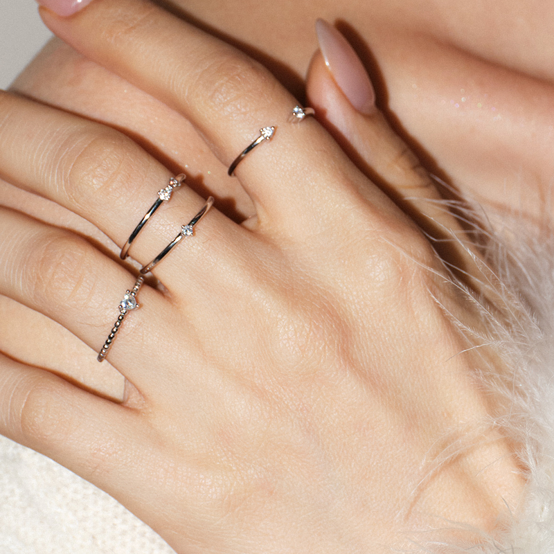 s925银精致迷你莫桑石钻戒指