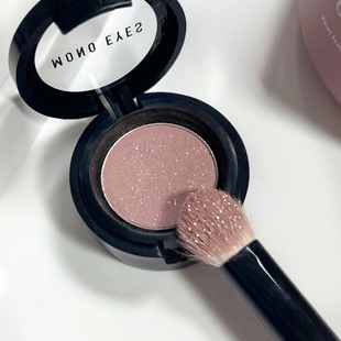 清冷挂去肿单色！温柔肉粉色爱茉莉眼影细闪粉藕色m32打底色m33