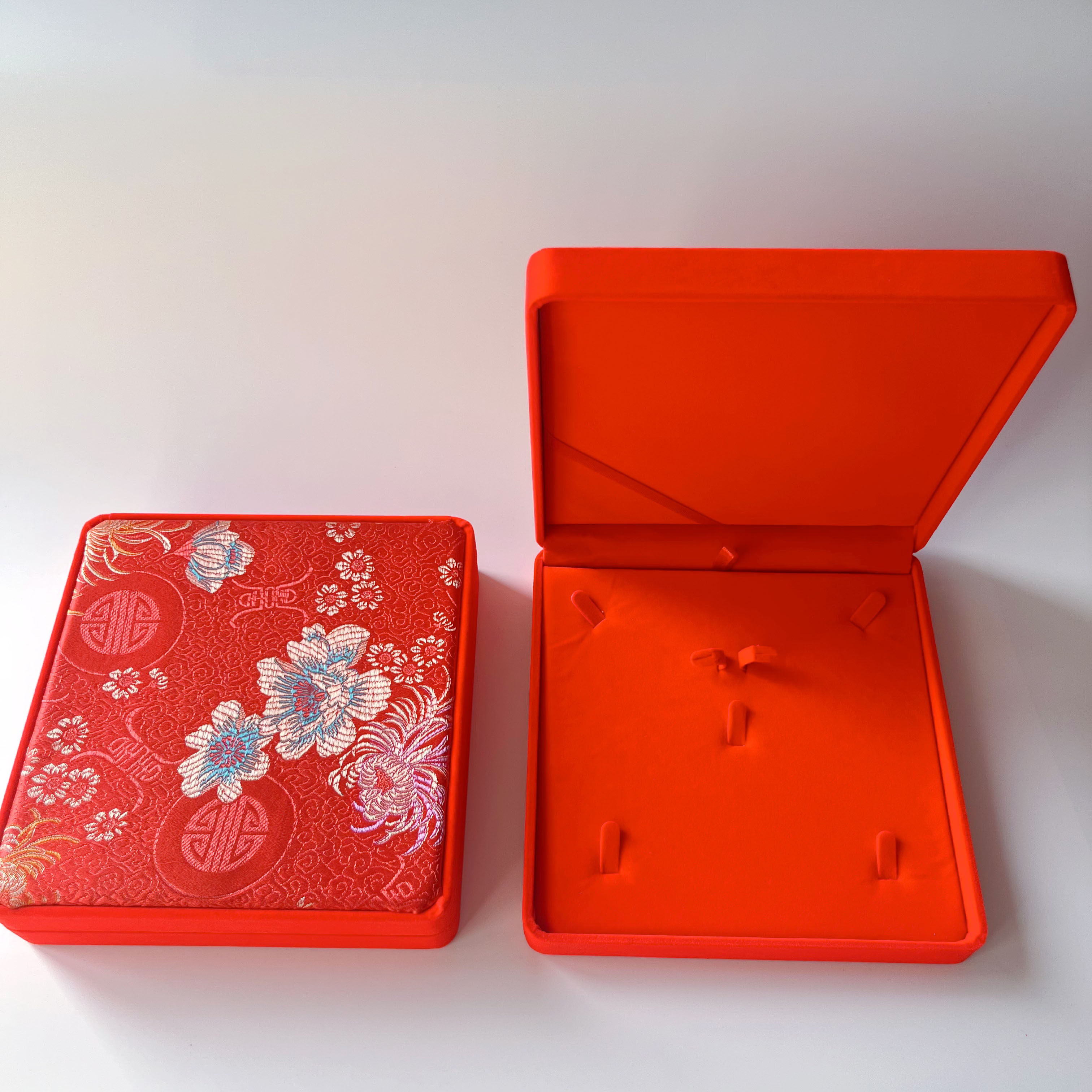 高档订婚三金五金首饰盒结婚礼红绒婚庆龙凤喜锦布黄金首饰套装盒