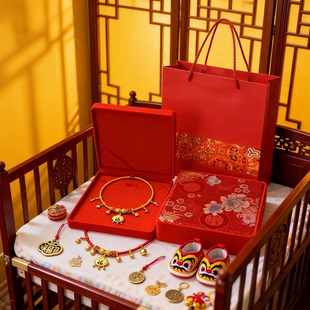 新生儿礼爆款 红锦缎项圈盒 + 手提袋 丝绒内衬 满月周岁送礼佳
