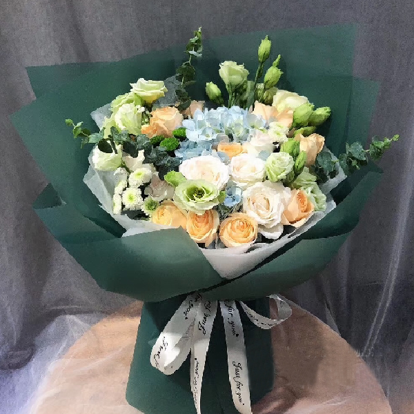 红玫瑰情人节生日礼物昆明鲜花