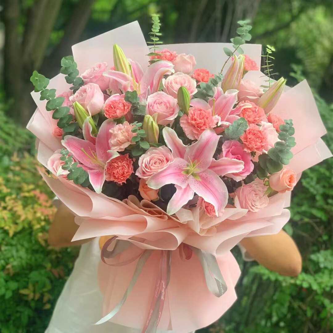 香水百合祝福昆明鲜花