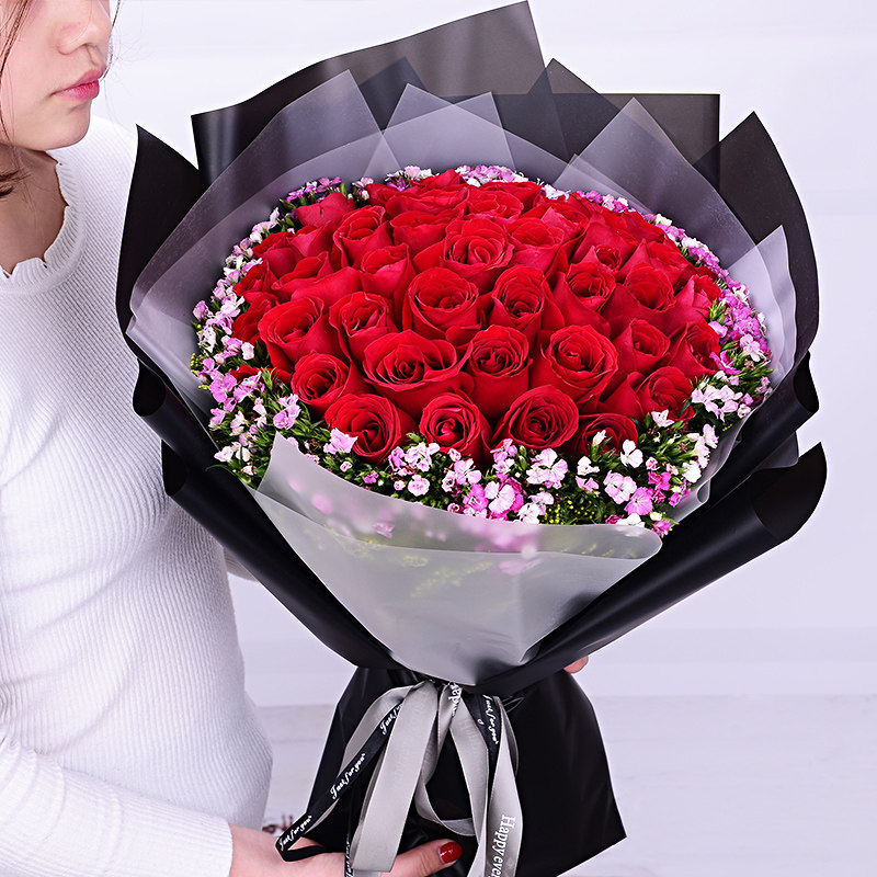 昆明花店 昆明鲜花配送 33支红玫瑰 粉石竹 生日鲜花情人节4