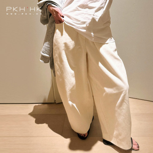 PKH.HK特 2025  早早出镜搭配的日系休闲时髦灯芯绒茧形气球裤