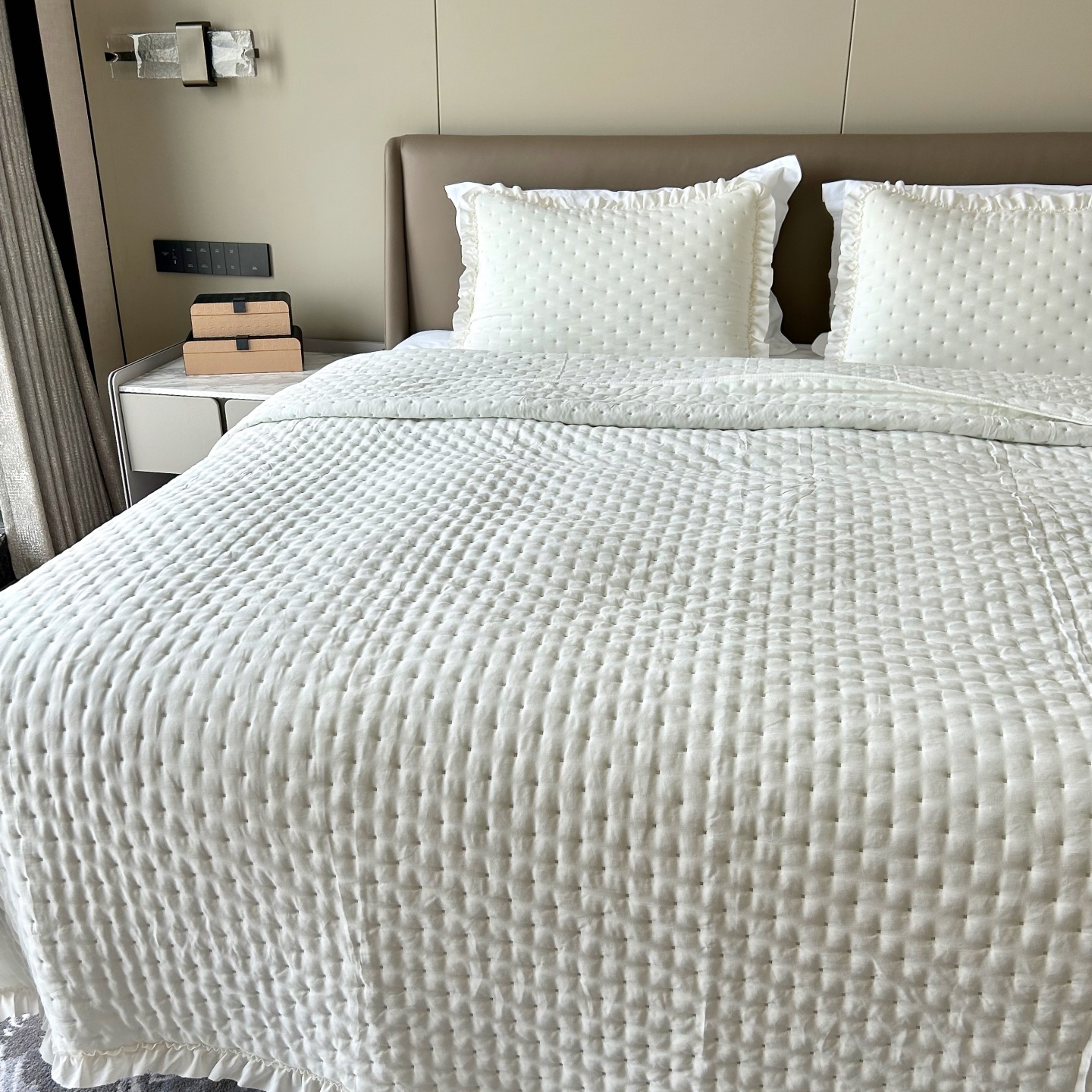 特惠 纯美欧式简约宫廷风绗缝被三件套外贸出口床盖床罩 轻盈绵软