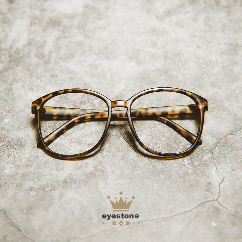 黑色圆形大框装饰眼镜框特显脸小