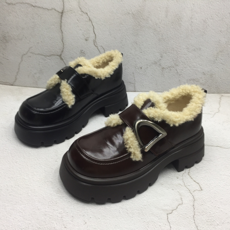 品牌撤柜2025冬季新款断码处理真皮女鞋松糕底加绒英伦风圆头单鞋