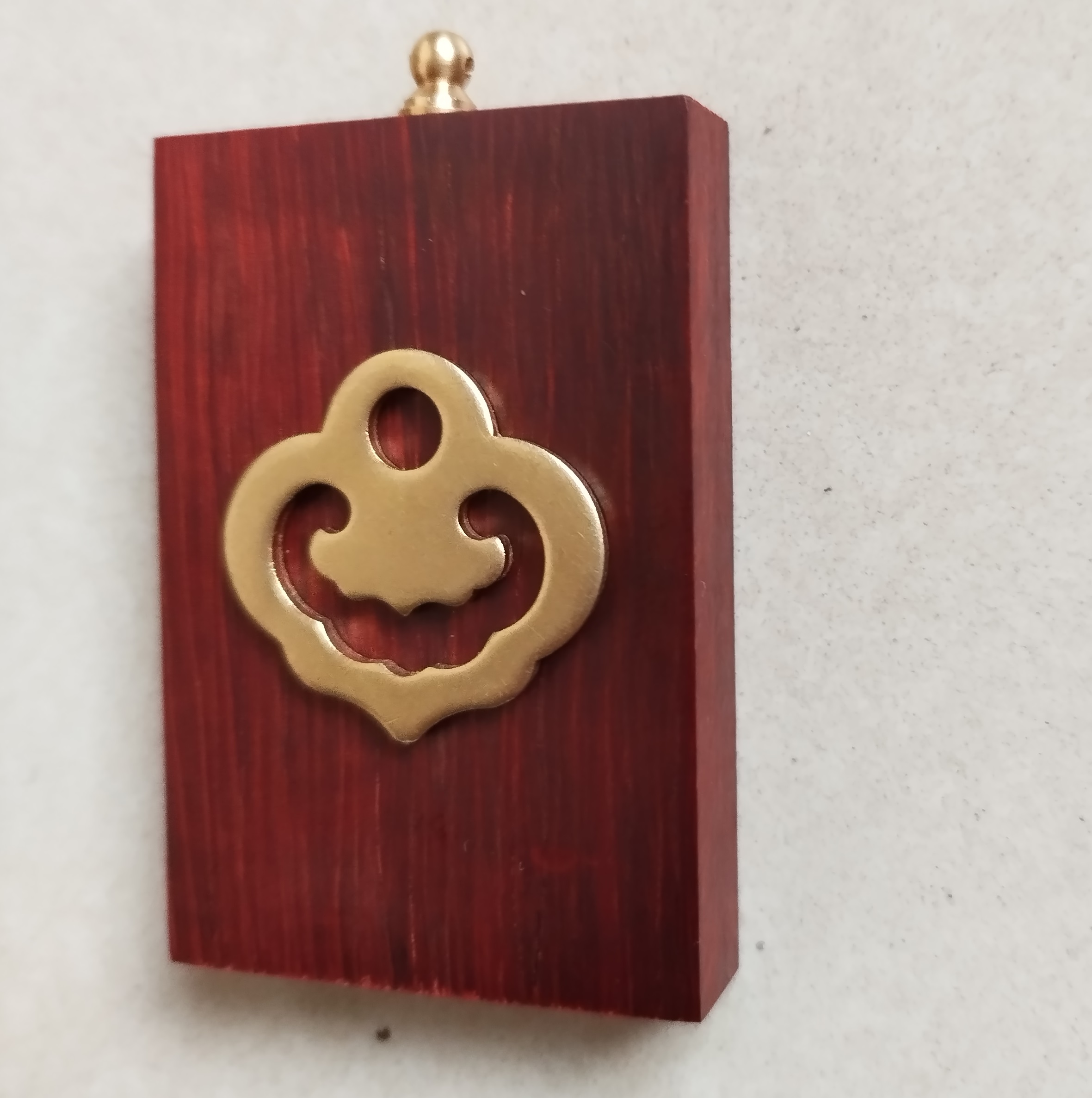 宝宝防惊吓手链黑狗牙婴儿本命年压惊福袋桃木红绳猪惊骨朱砂挂件