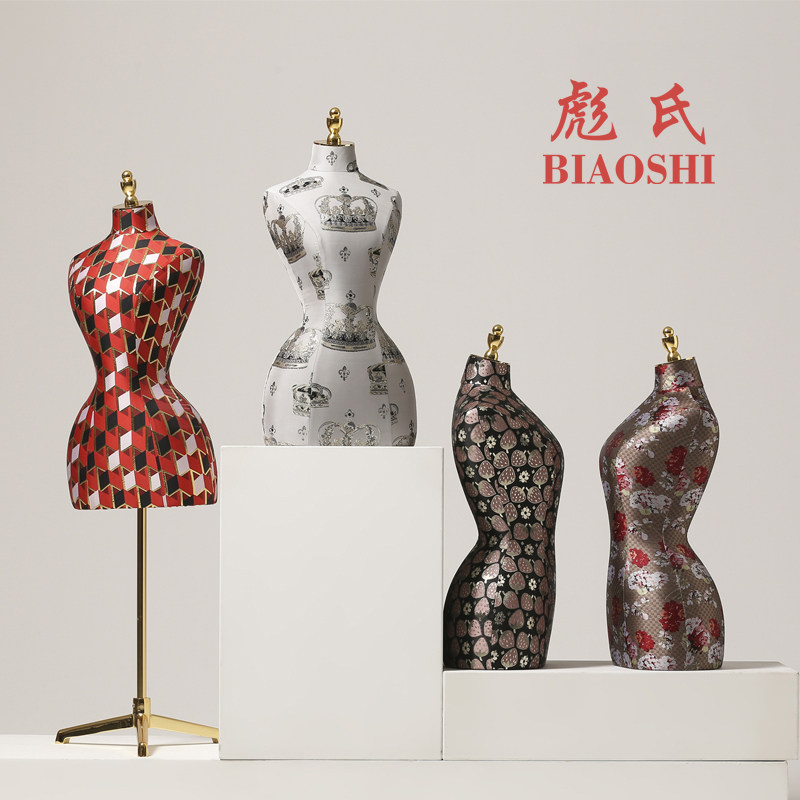 彪氏简约现代花卉半身包布女模特时装道具展示麻布个性人台热销