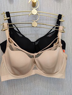 23春夏曼妮芬20840577大胸显小轻薄透气花辨时尚性感光面大杯文胸