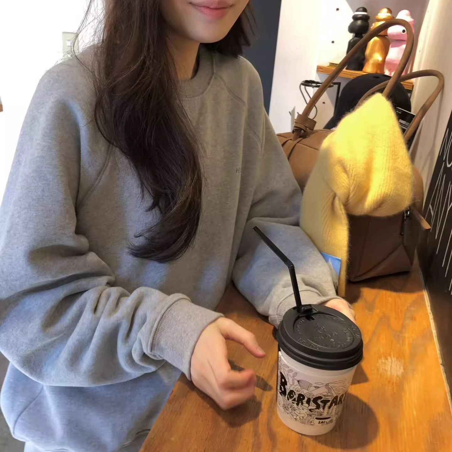 H115102572 韩版25秋新可爱减龄后背小熊图案百搭圆领加绒卫衣5