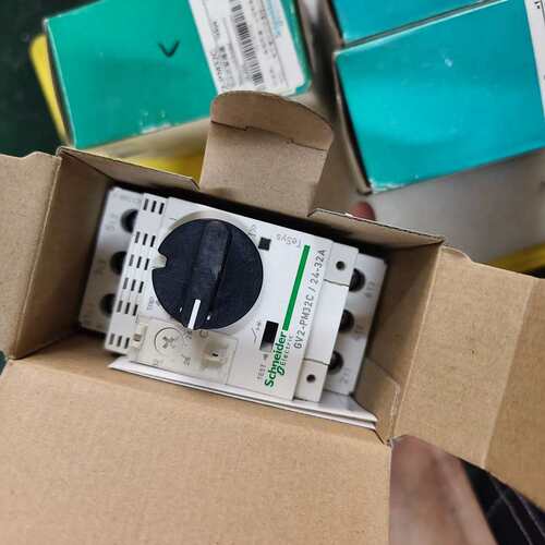 议价施耐德电动机断路器GV2-PM32C，24-32A