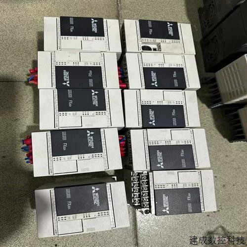 议价19年三菱FX3SA-10MT-CM成色如图功能包好包