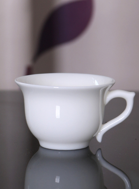 带手把亮白色复古薄胎陶瓷小茶杯防烫家用喝茶功夫茶杯父母长辈用