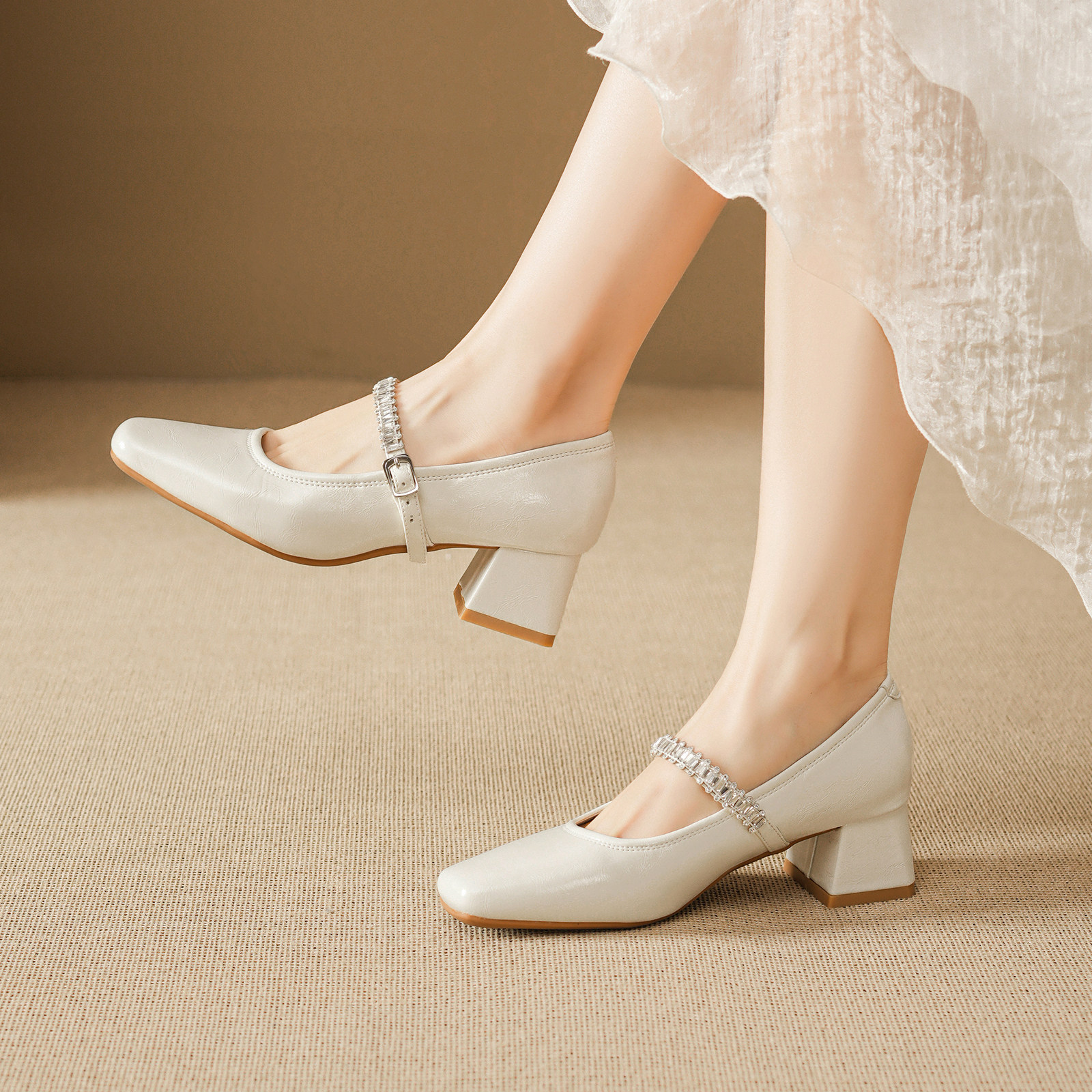 真皮粗跟玛丽珍女鞋2026夏新款法式钻链方头浅口单鞋配裙子高跟鞋