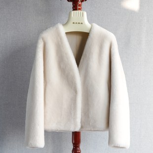 2025年进口澳洲美利奴羊毛皮毛一体皮草外套简约V领短款皮草大衣